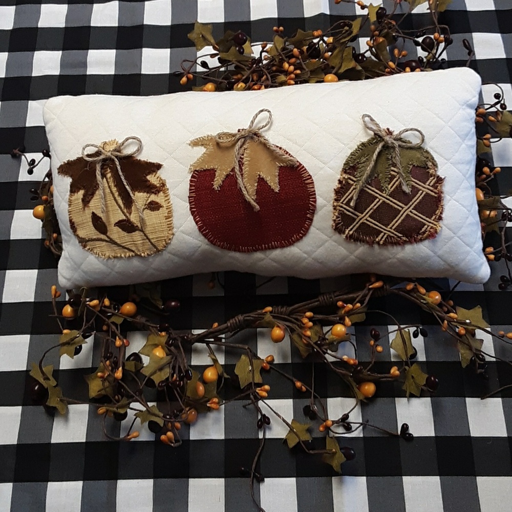 Quilted pumpkin pillow fall decor